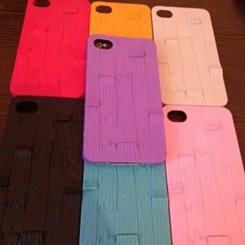 Чехол SwitchEasy Доска Фиолетовый Plank для IPhone 4-4s