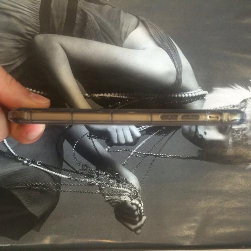 Силиконовый чехол Yihailu ударостойкий черно прозрачный для iPhone 6-6s