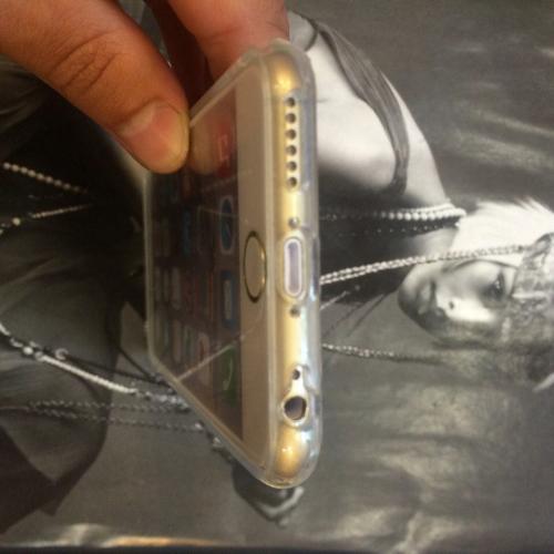 Силиконовый чехол с белым хвостиком для iPhone 6-6s