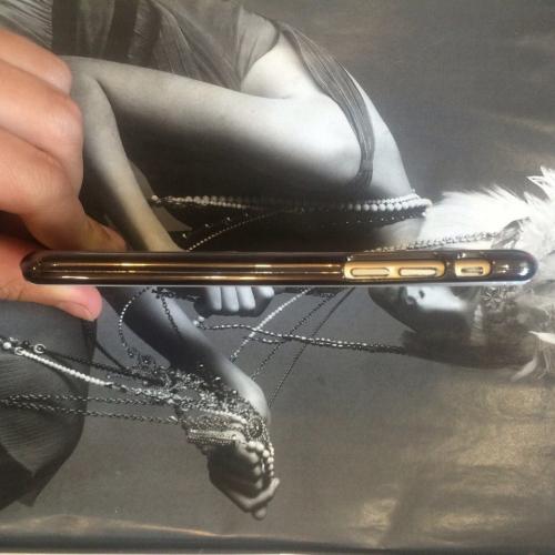Пластиковый чехол с карбоновой накладкой черный для iPhone 6