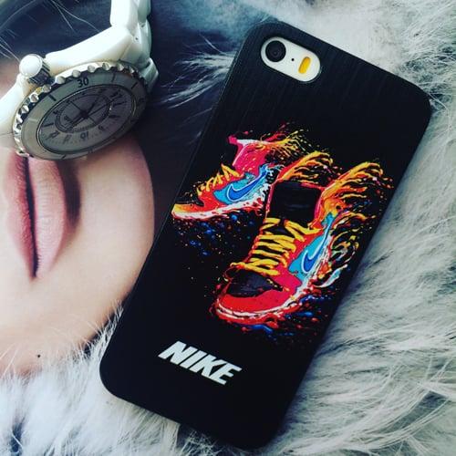 Пластиковый чехол Nike Shose для IPhone 5-5s