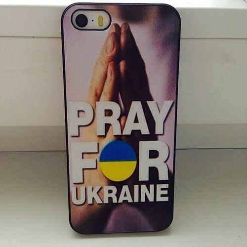 Пластиковый чехол Pray For Ukraine для IPhone 5-5s