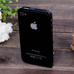 Металлический бампер ультратонкий 0.7мм Черный Black для IPhone 4-4s