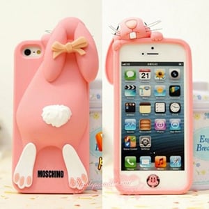 Силиконовый чехол Moschino Violetta Rabbit светло розовый для iPhone 5-5s